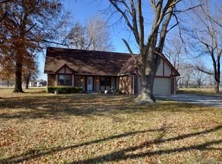 11243 E 530th Rd, Claremore, OK 74019