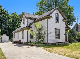612 N Barnard St, Greenville, MI 48838