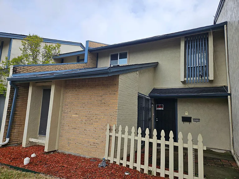 4008 Towngate Blvd — Photo 1