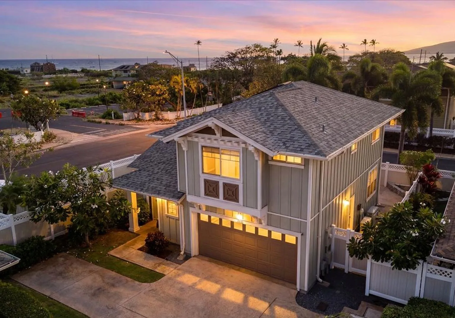 Modern Living in One of Lahaina's Most Desirable Communities — Photo 2
