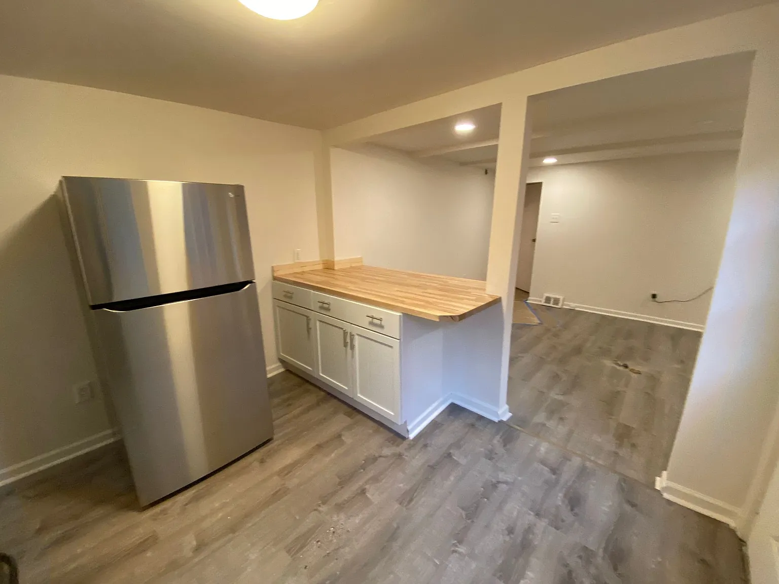 2224 Sarah Street — Photo 4
