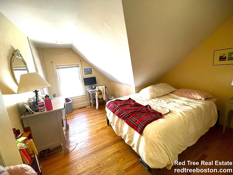 27 Lothrop St — Photo 10