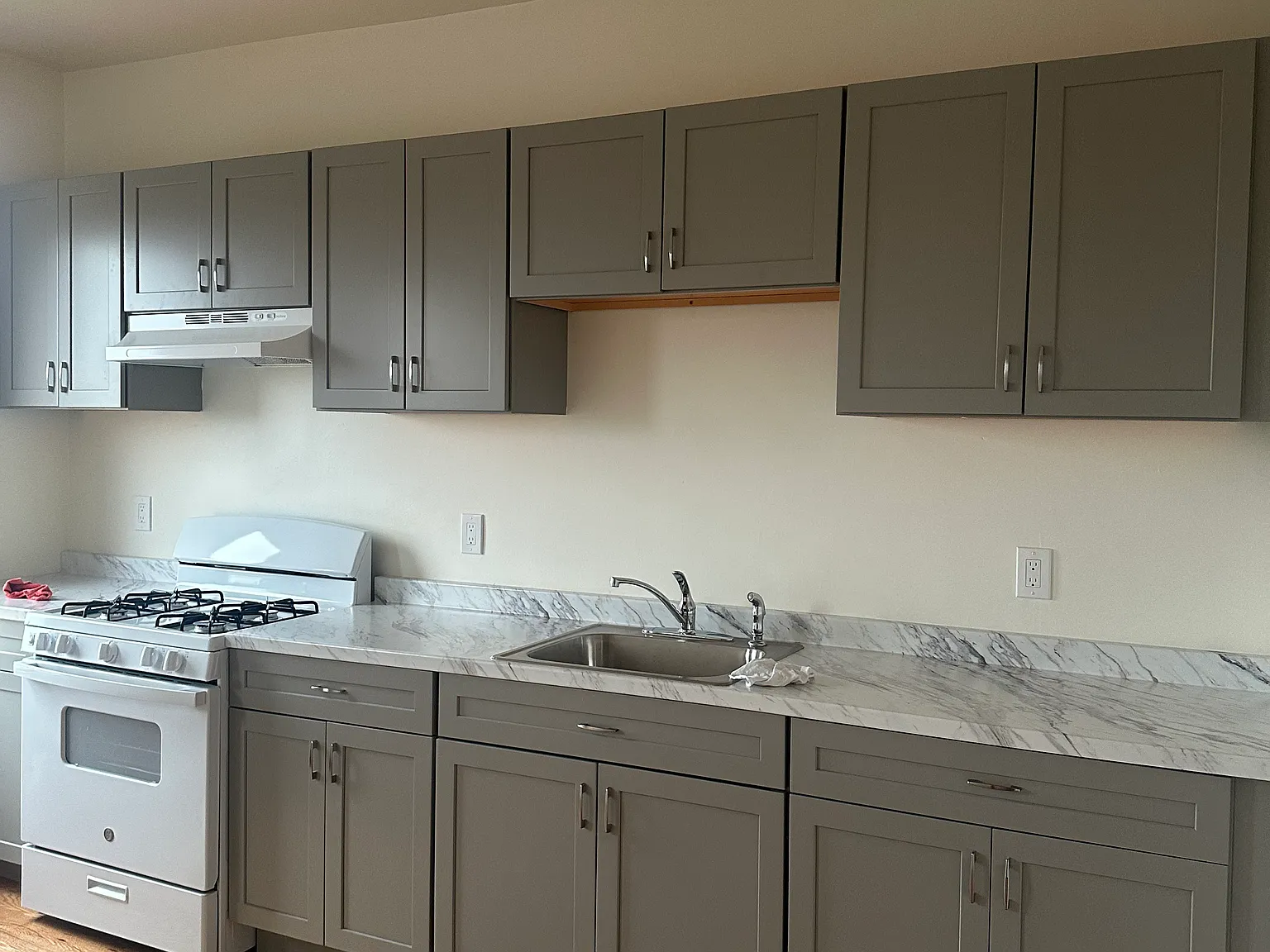 366 Meridian St — Photo 2