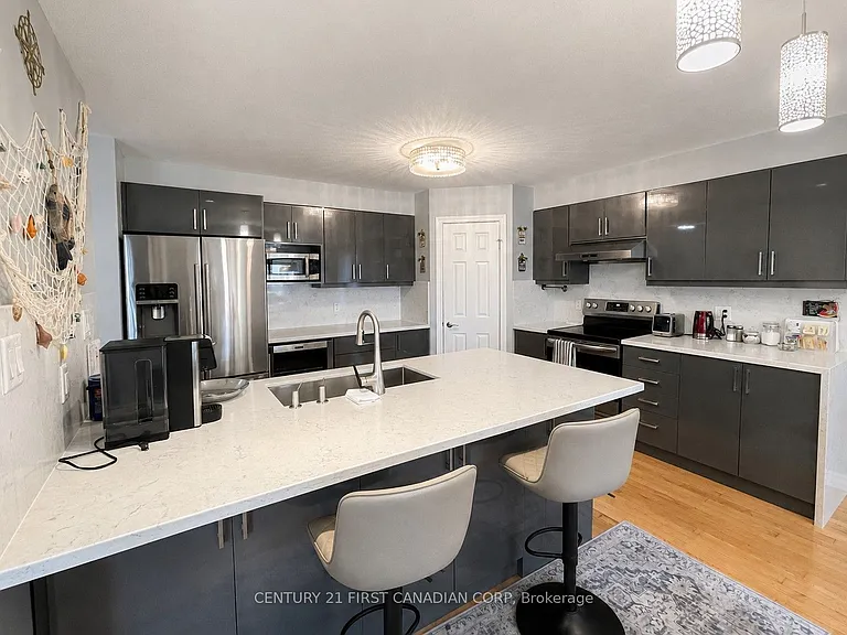 2722 Bateman Trl — Photo 7
