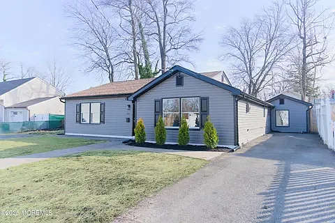 183 Greenwood Dr — Photo 3