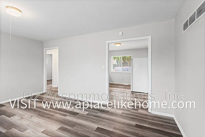 2 bed, 1.0 bath, 863 sqft, $1,150 — Photo 3