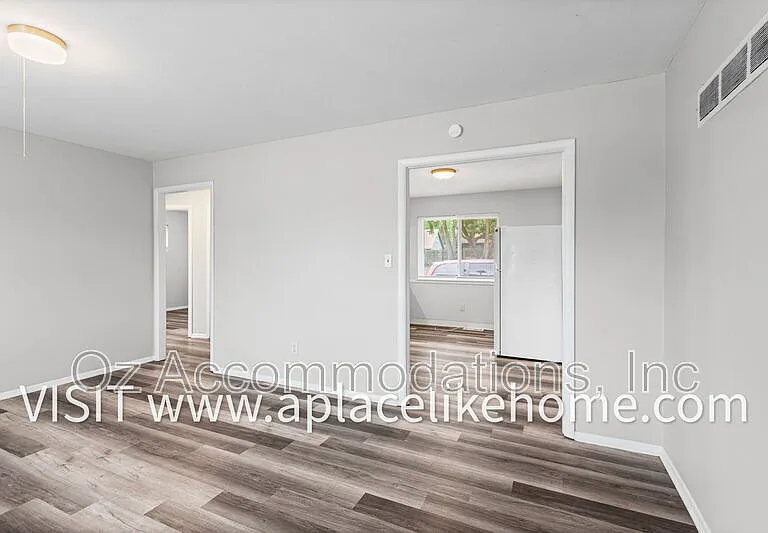 3609 W 47th St — Photo 3