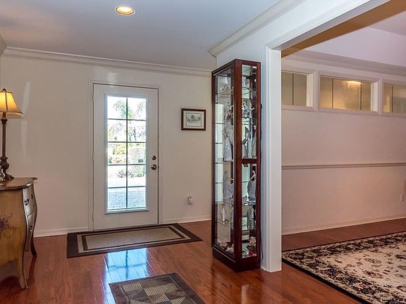 5th image of 5785 Magnolia Ln
