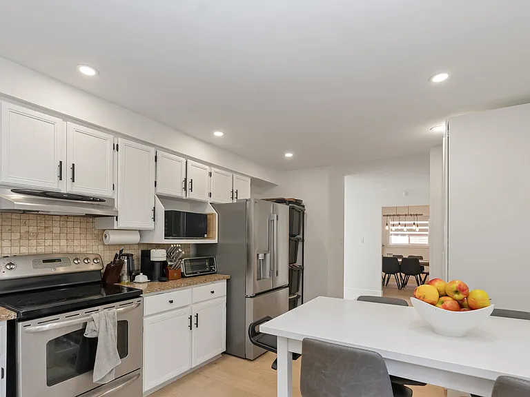 145 Shirley Ave — Photo 11