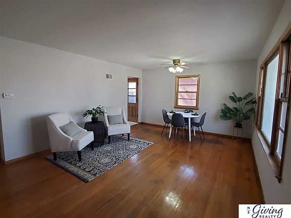 3rd image of 2333 S 61st St