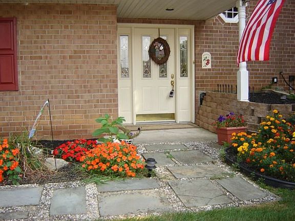 Landscaped front entryway