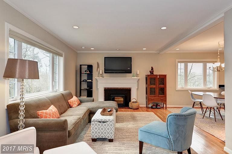 1st image of 3055 Hazelton St