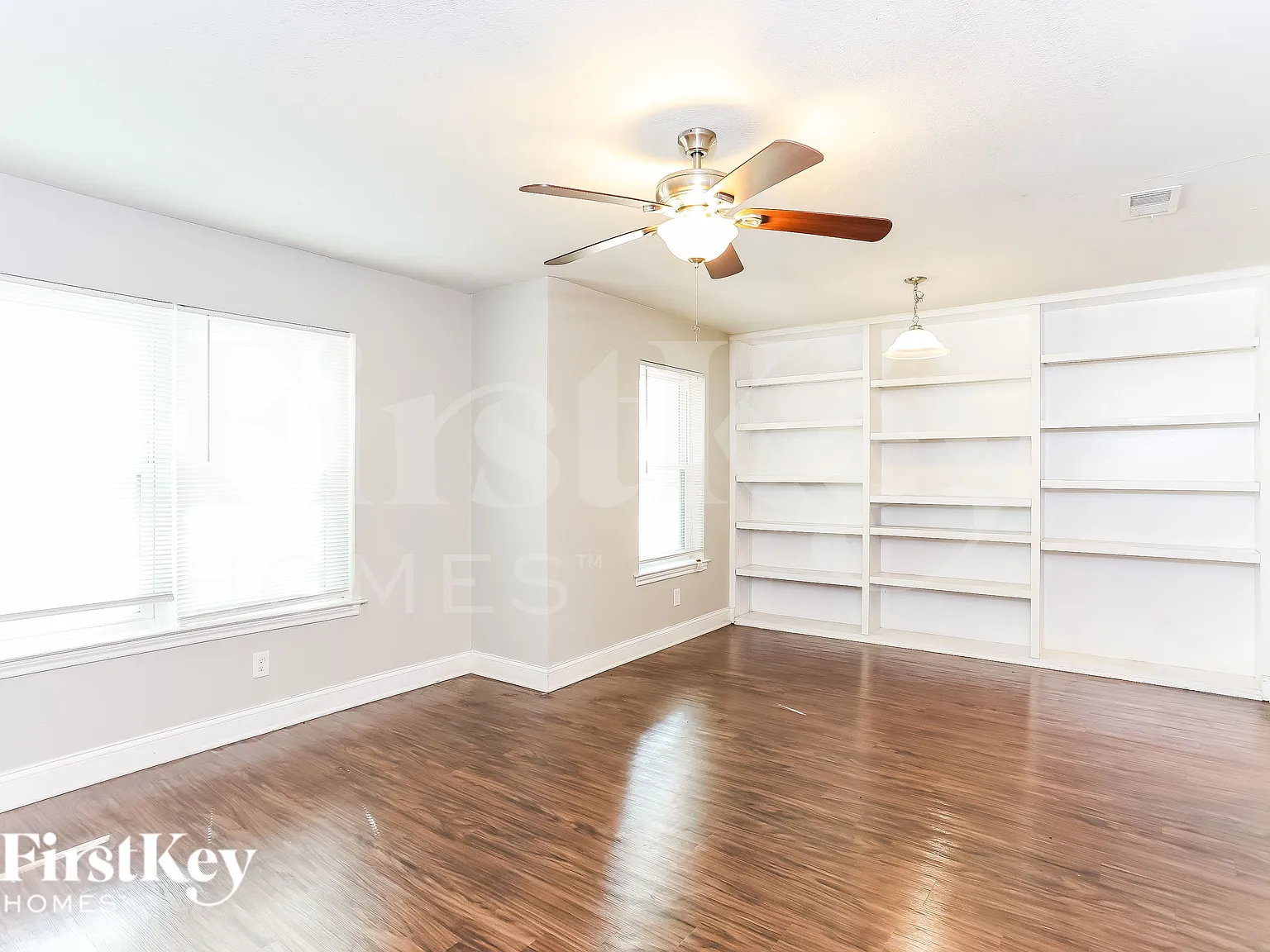 4 bed, 2.0 bath, 1932 sqft, $2,665 — Photo 4