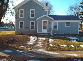 402 W Main St, Warren, IL 61087