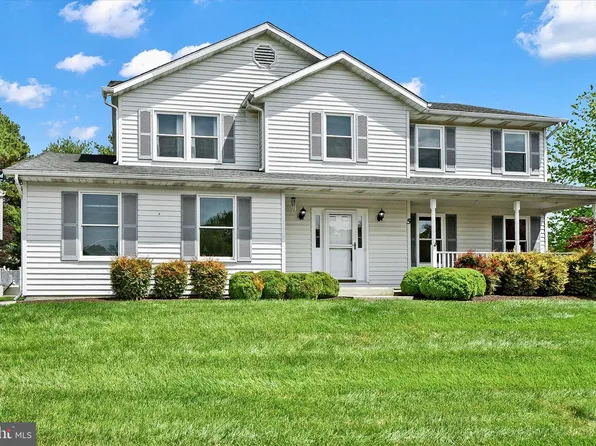 5 Robin Lynne Ct, Perry Hall, MD 21128