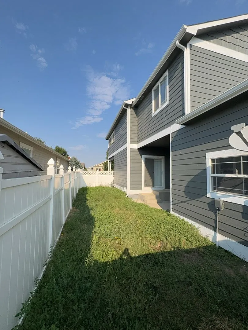 Spacious 3 Bed, 2.5 Bath Home with 2 Car Garage & Unfinished Basement — Photo 4