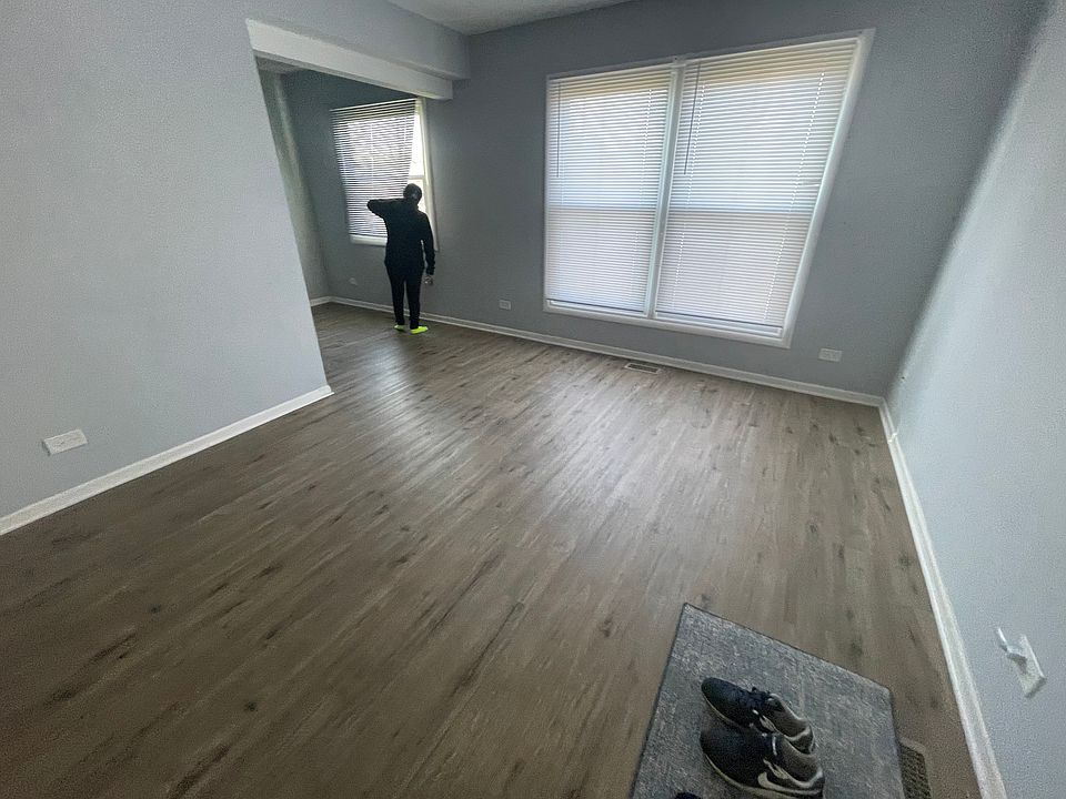 1st image of 211 Grissom Ln