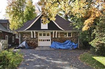 4th image of 823 Walton Ave