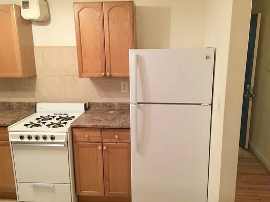 Rented by Sohayegh Enterprises Corp. | media 33