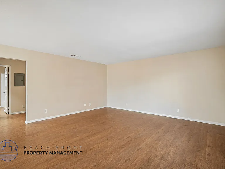 11500 E 215th St — Photo 24