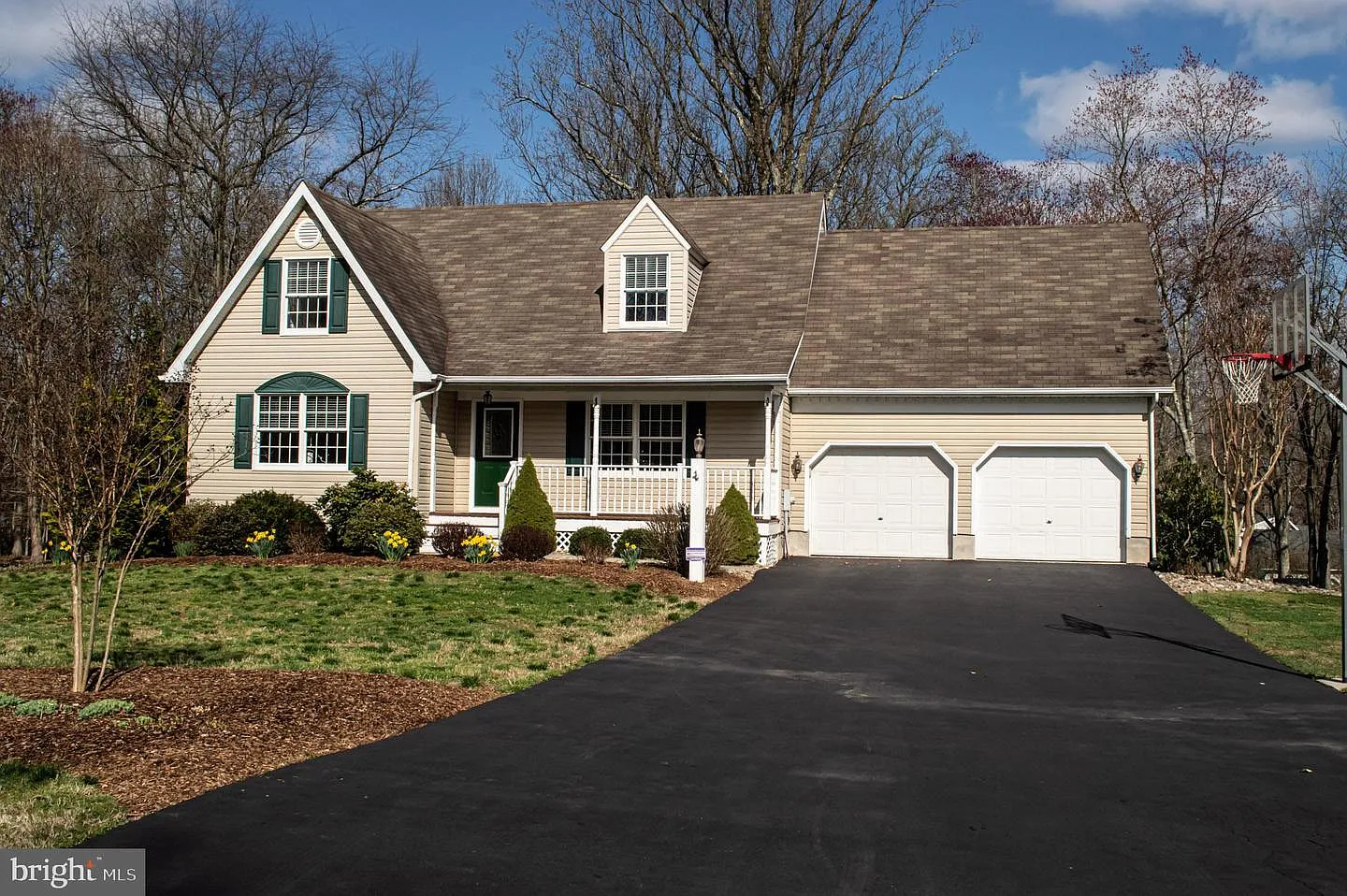 140 White Pine Cir photo 1
