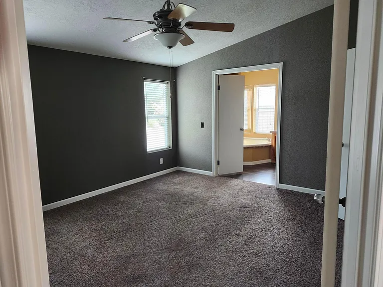 24 Hugo Rd — Photo 9