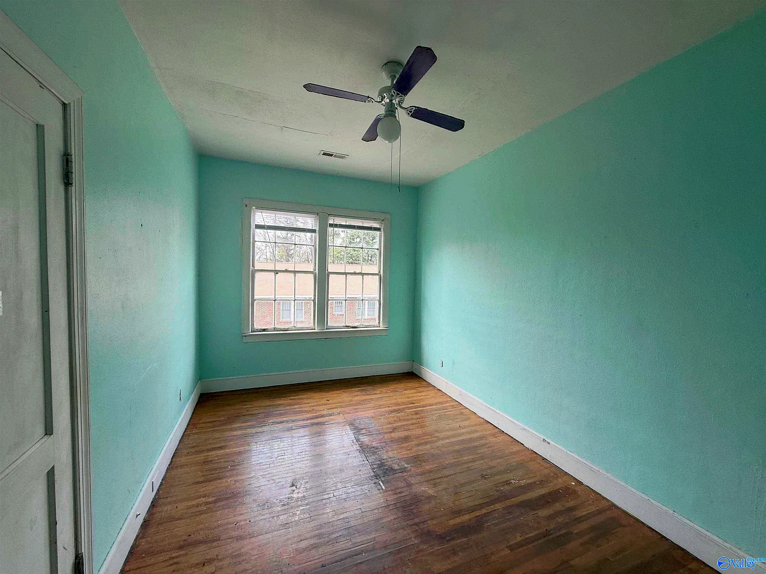 2 bed, 1.0 bath, 975 sqft, $700 — Photo 2