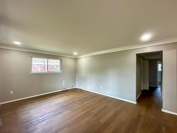 4th image of 1257 Jerry Ave