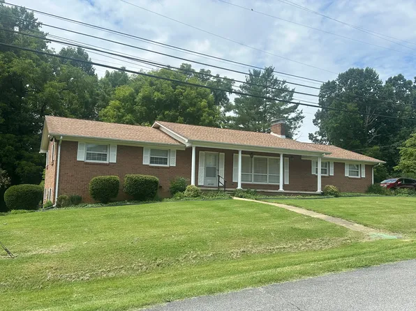 4100 Homestead Dr, Kingsport, TN 37663