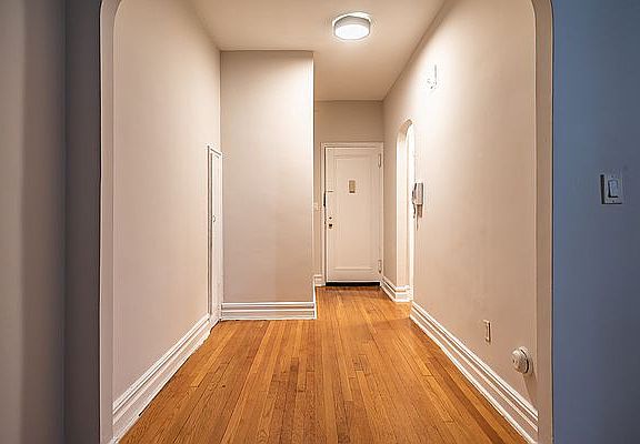 4th image of 925 W End Ave APT 2H