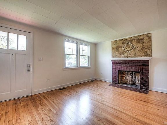 4th image of 5257 Bassett Ave