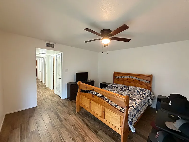 730 E 24th Pl — Photo 19