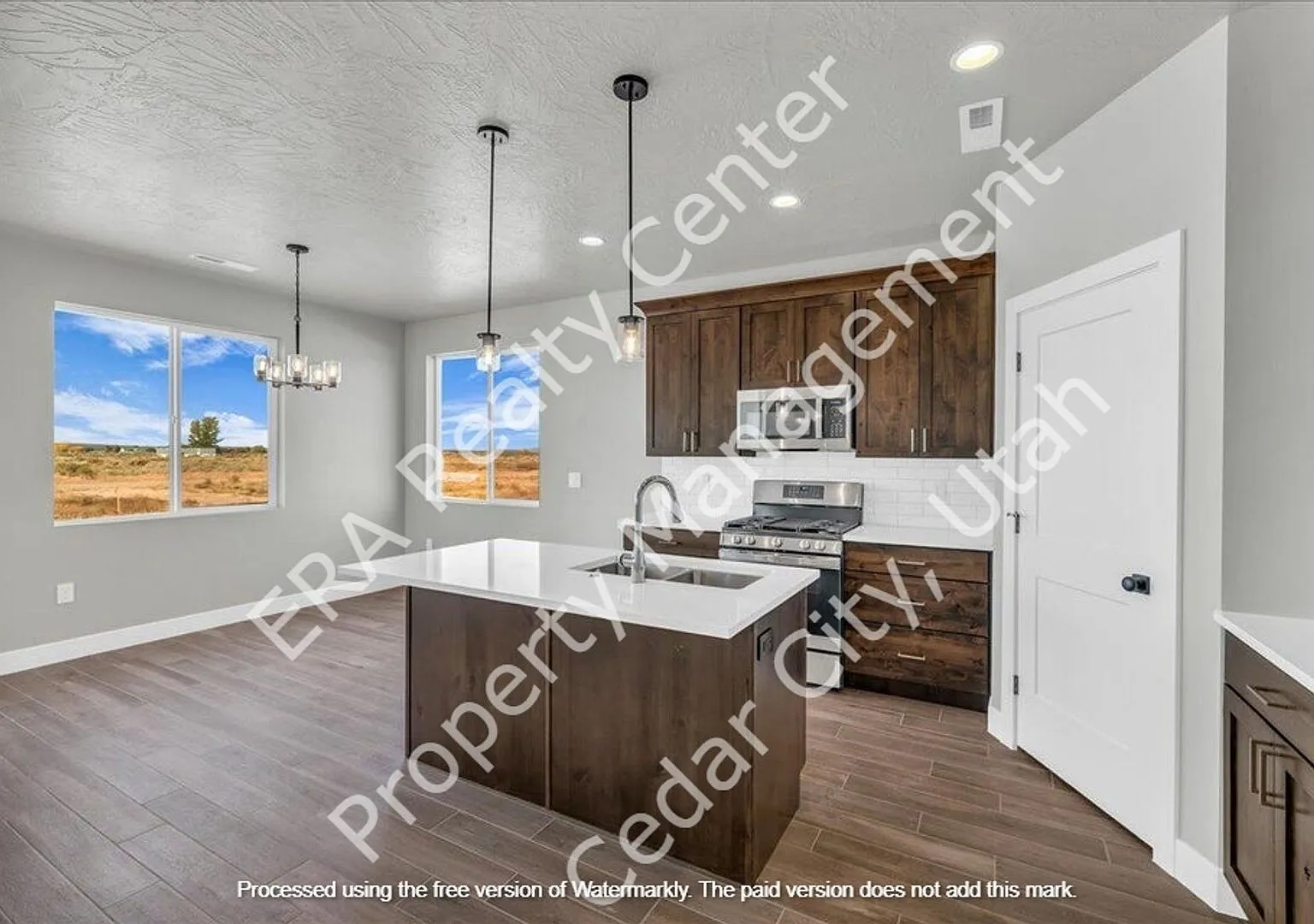 Move-In Discount Newer Construction 3 bedroom- 2 bath Single Family Home — Photo 4