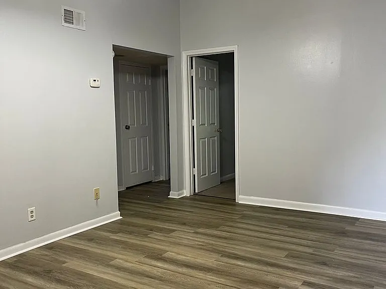 250 Little St #302B — Photo 4