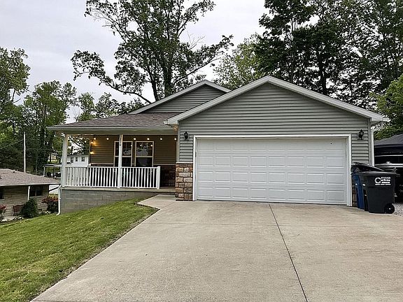4th image of 210 Westwood Dr