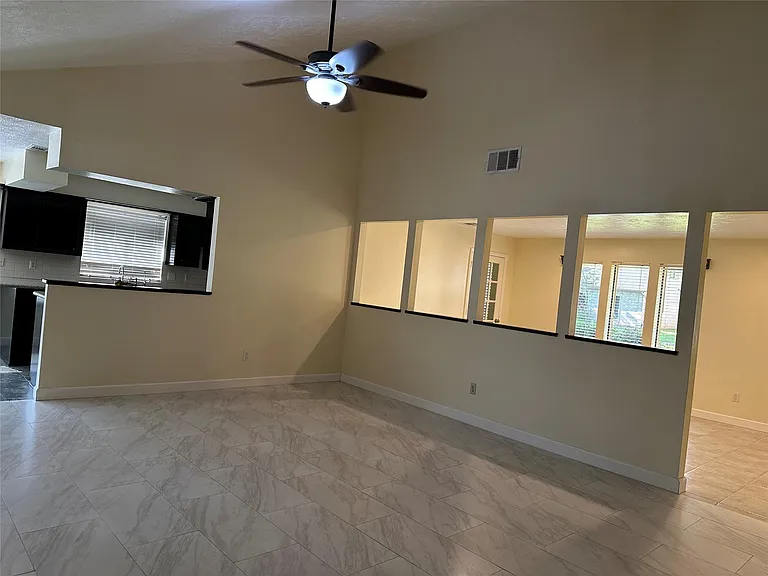 2826 Green Fields Dr — Photo 9