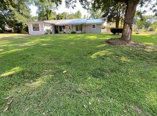 572 Sharon Ln, Ozark, AL 36360