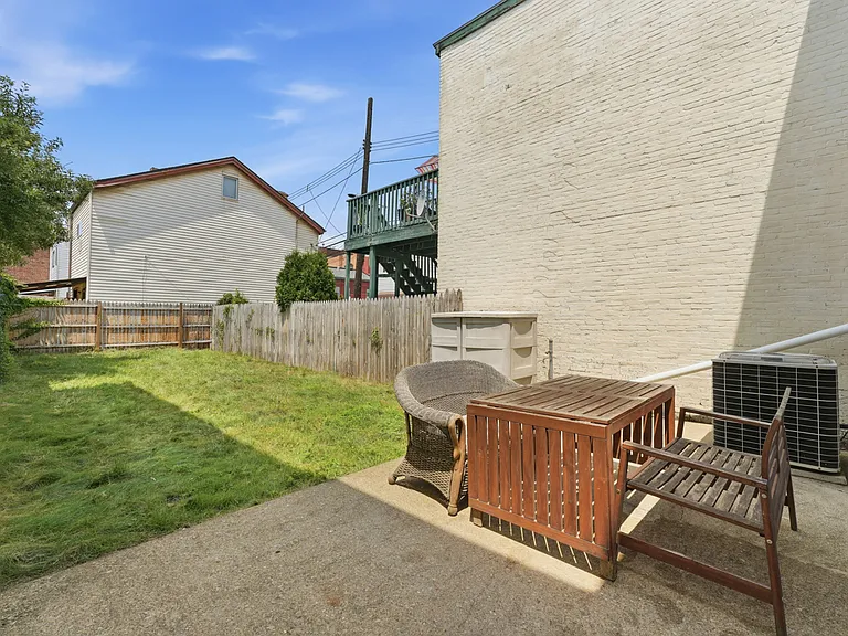 98 S 18th St — Photo 32
