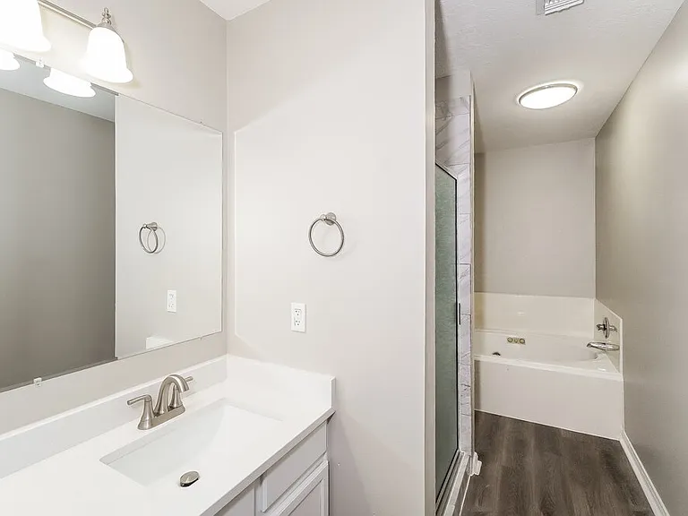 3615 Rolling Springs Ln — Photo 10