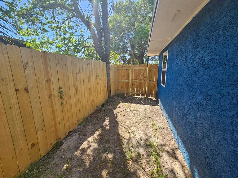 1510 Arthur Ave — Photo 16