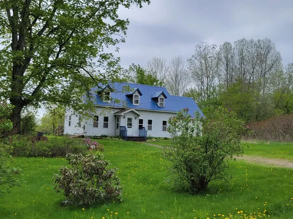108 Raymond Road, Palmyra, ME 04965