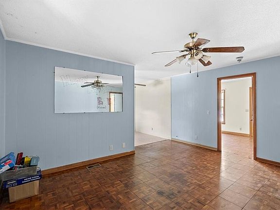 5th image of 287 Moores Ferry Dr SW
