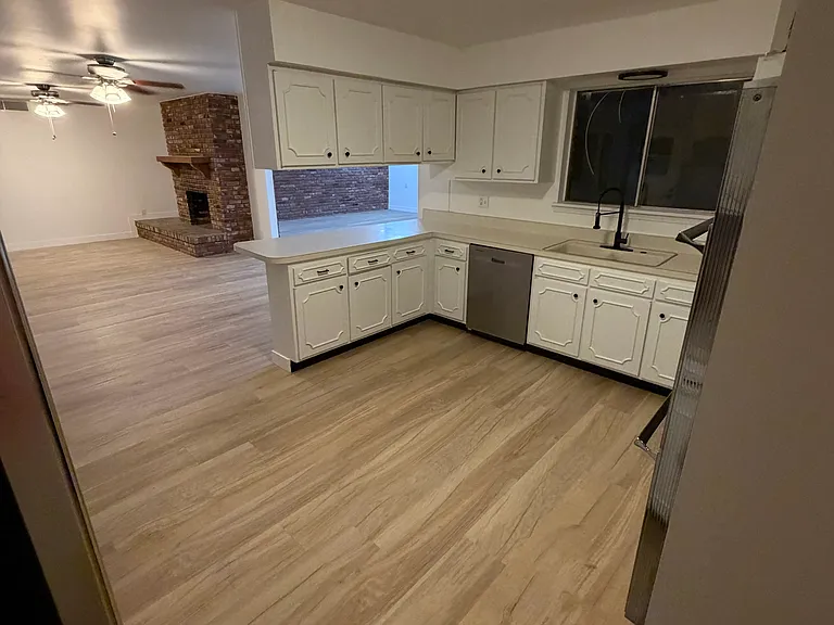 4128 Perth Dr — Photo 8