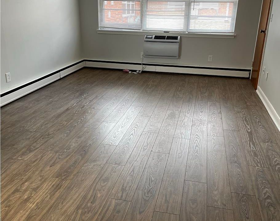 1st image of 325 Essex St #D