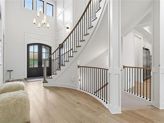 4th image of 17028 Parkhill St