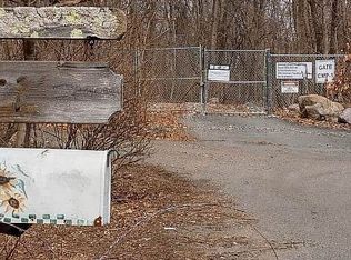 17 Horseshoe Bend Rd, Ringwood, NJ 07456