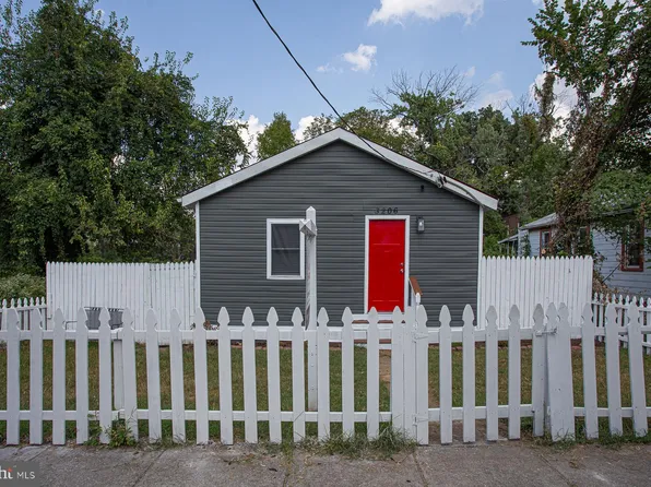 3206 D St SE, Washington, DC 20019