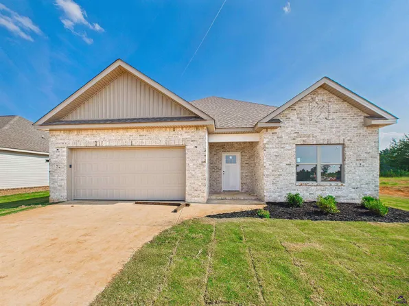 149 Early Dr, Byron, GA 31008