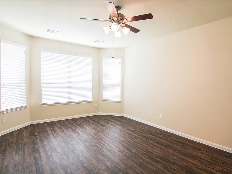 29622 Clover Shore Dr — Photo 5