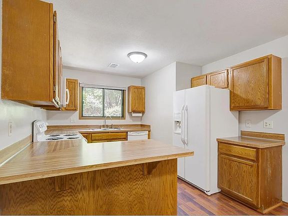 4th image of 1579 Helmo Ave N